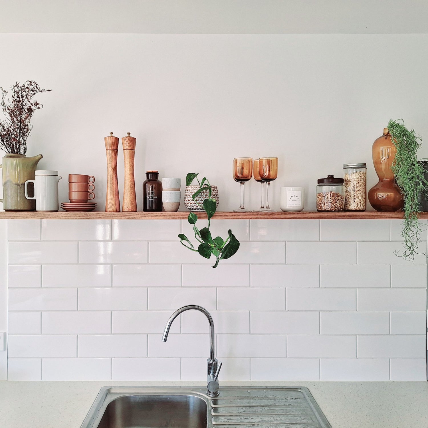floating shelf